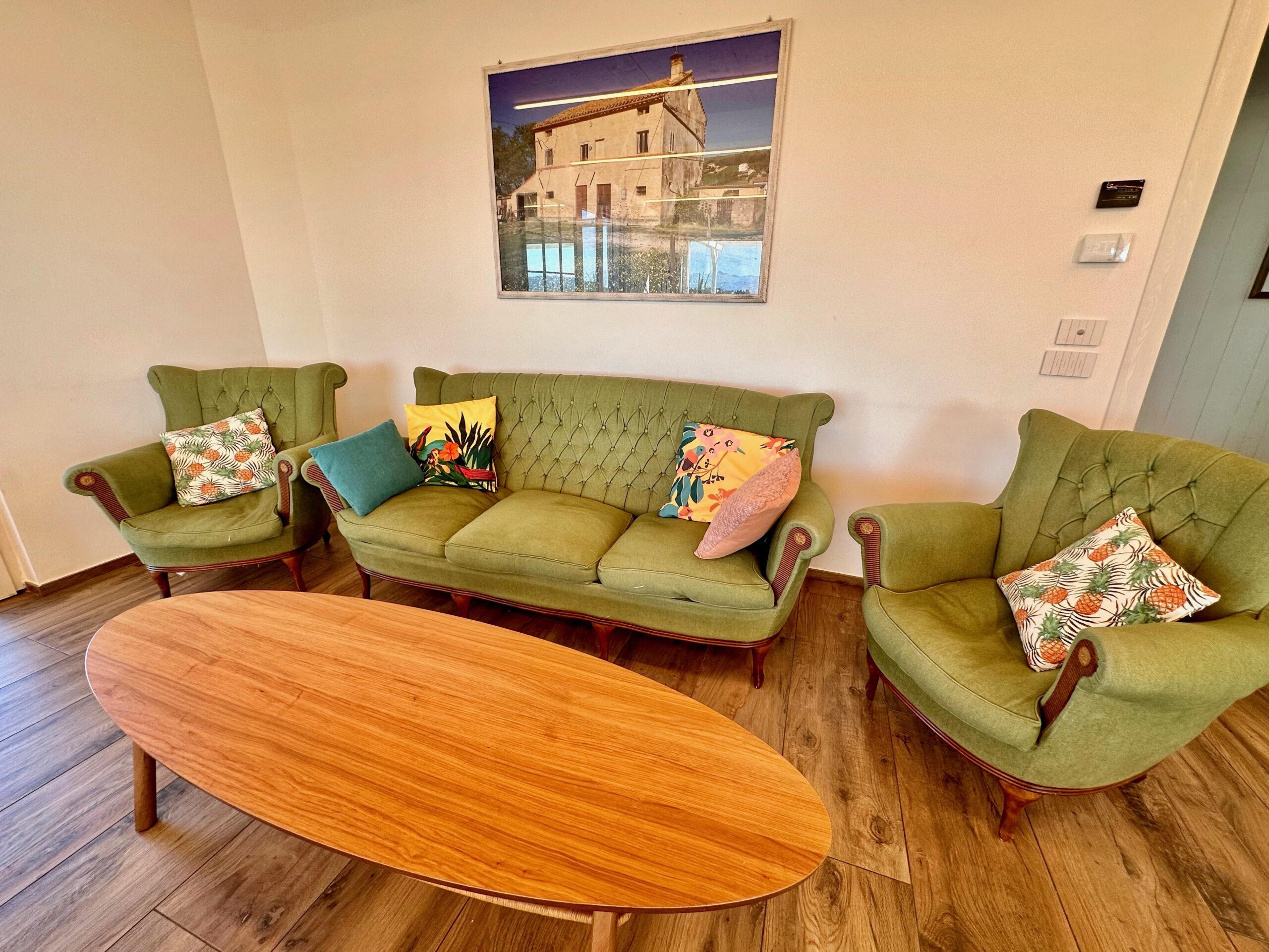 Casa vacanze a Fermo, cucina e sala con 32 posi