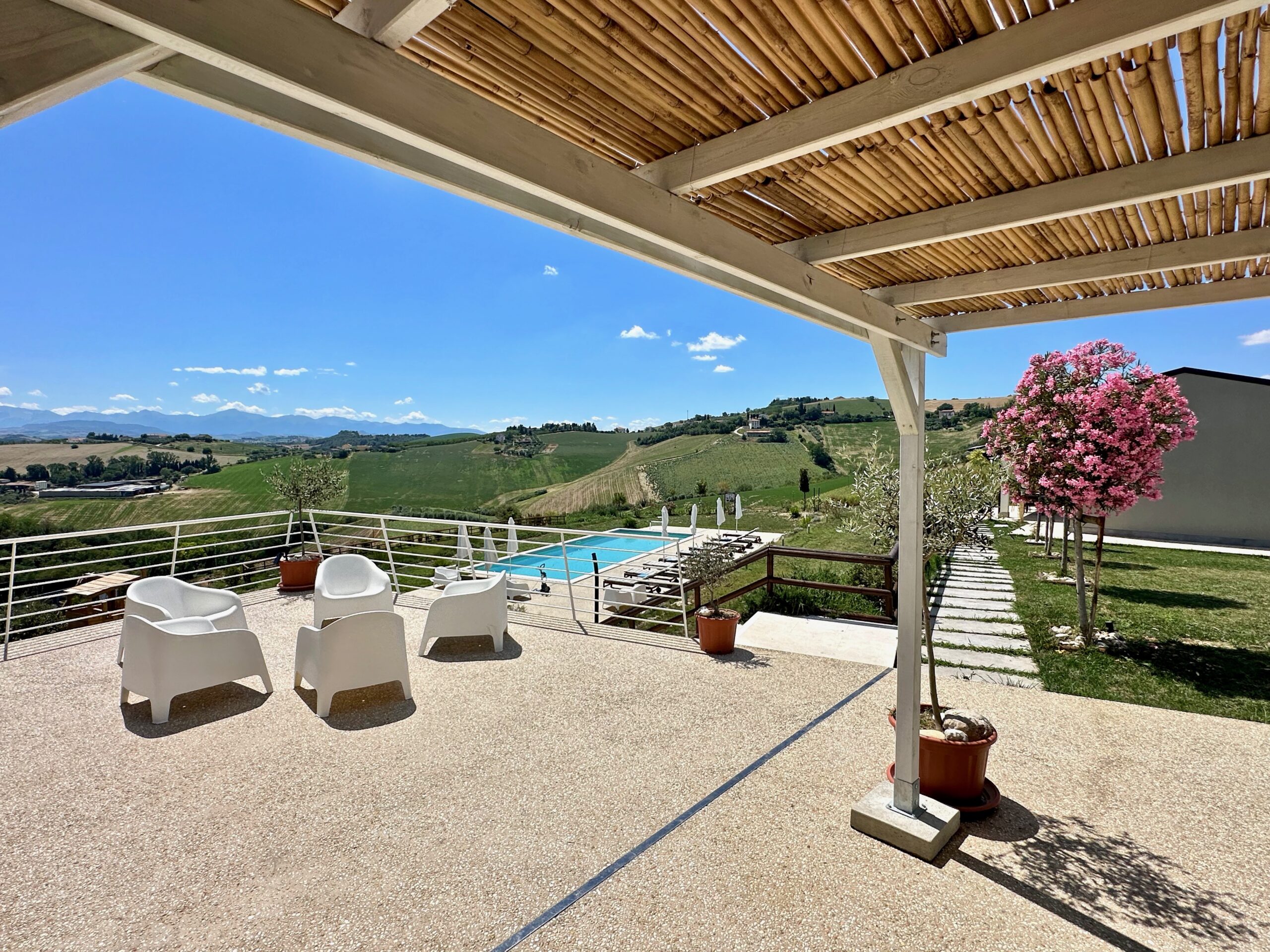 Terrazzo casa vacanza Casale di Mauro a Fermo nelle Marche